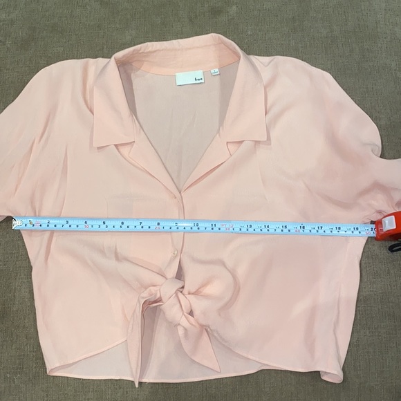 Nwot Aritzia crop blouse - Picture 9 of 9